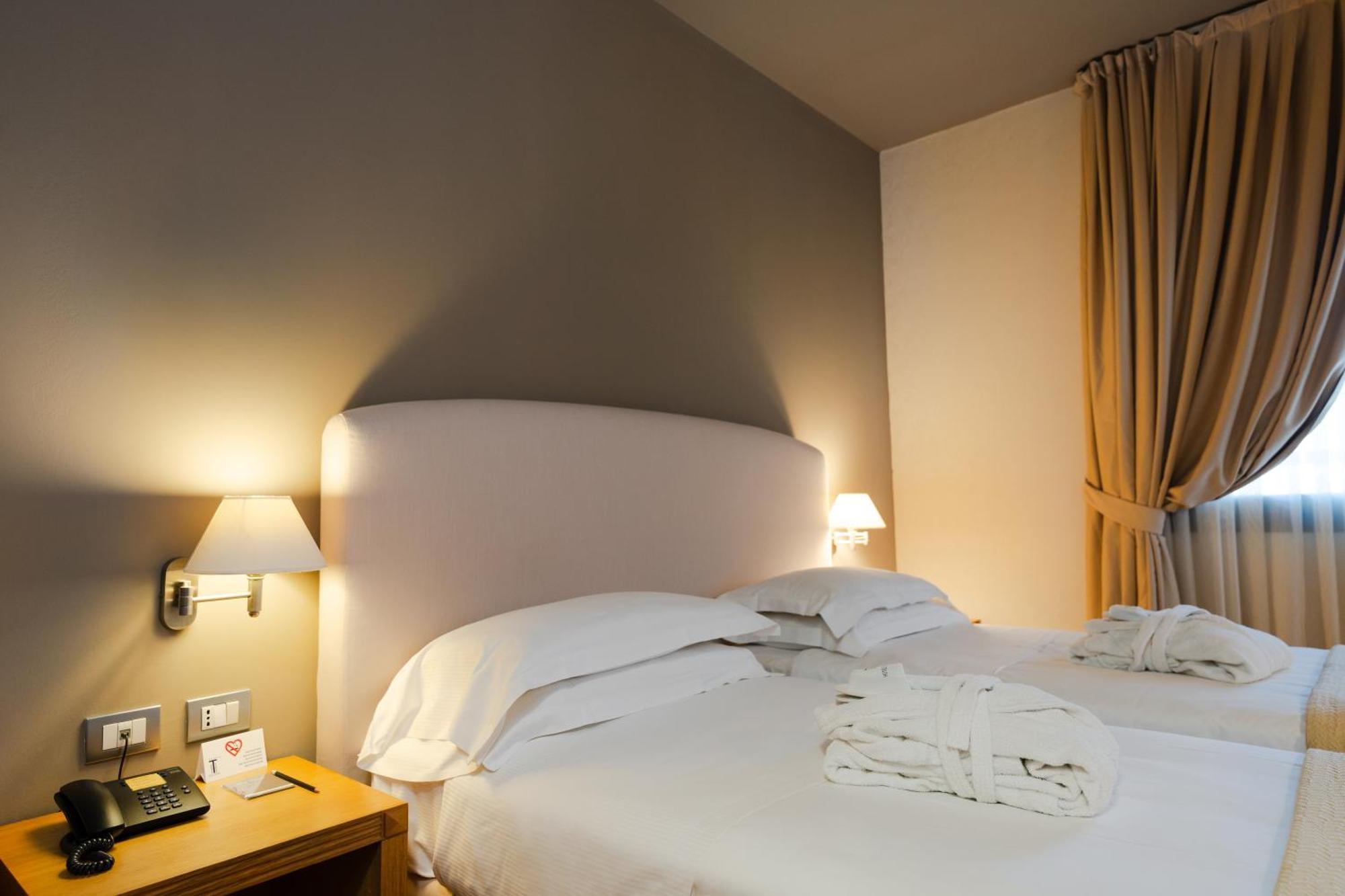 Hotel Touring Carpi Exteriér fotografie